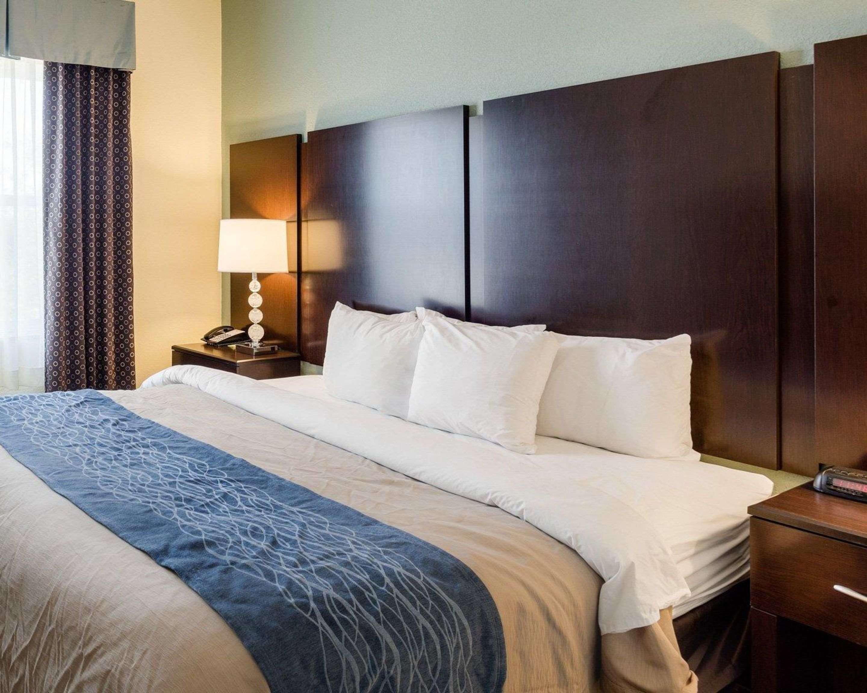 Comfort Inn & Suites Гренада Экстерьер фото