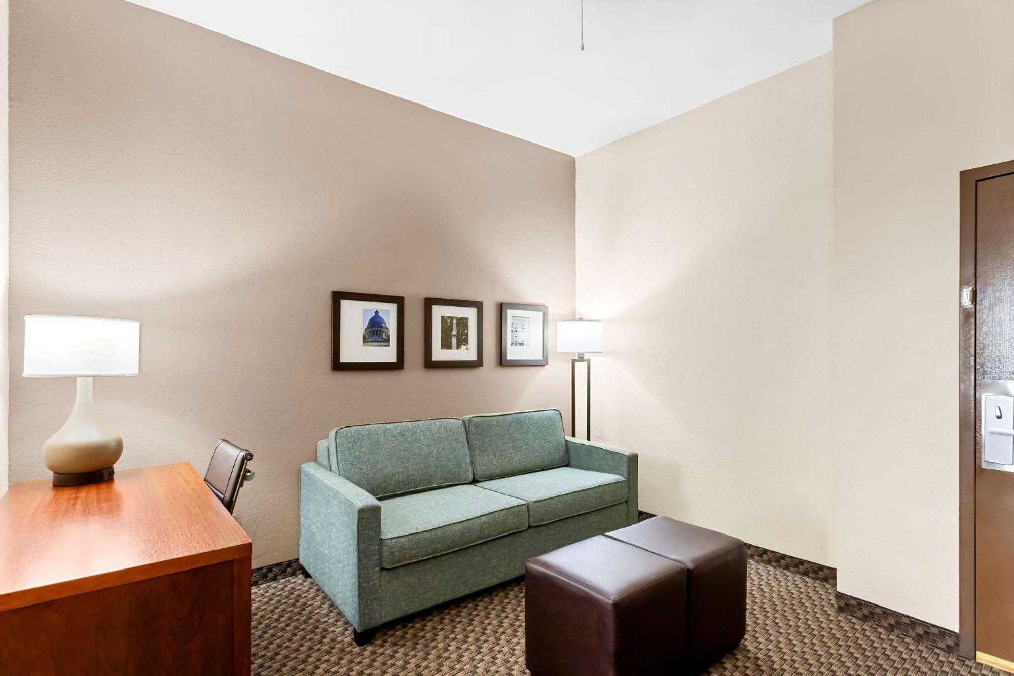 Comfort Inn & Suites Гренада Экстерьер фото