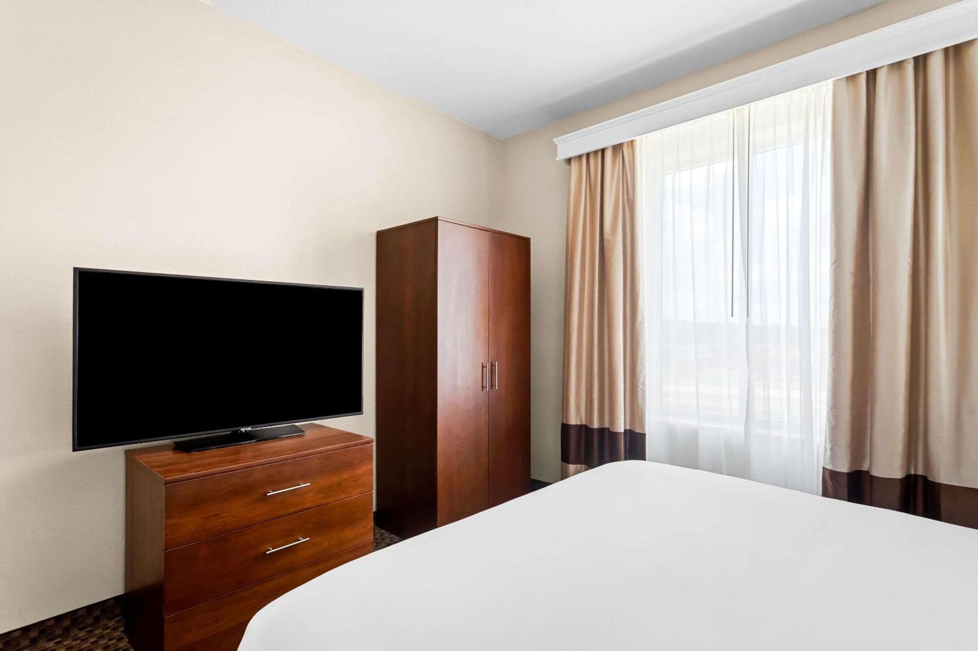 Comfort Inn & Suites Гренада Экстерьер фото