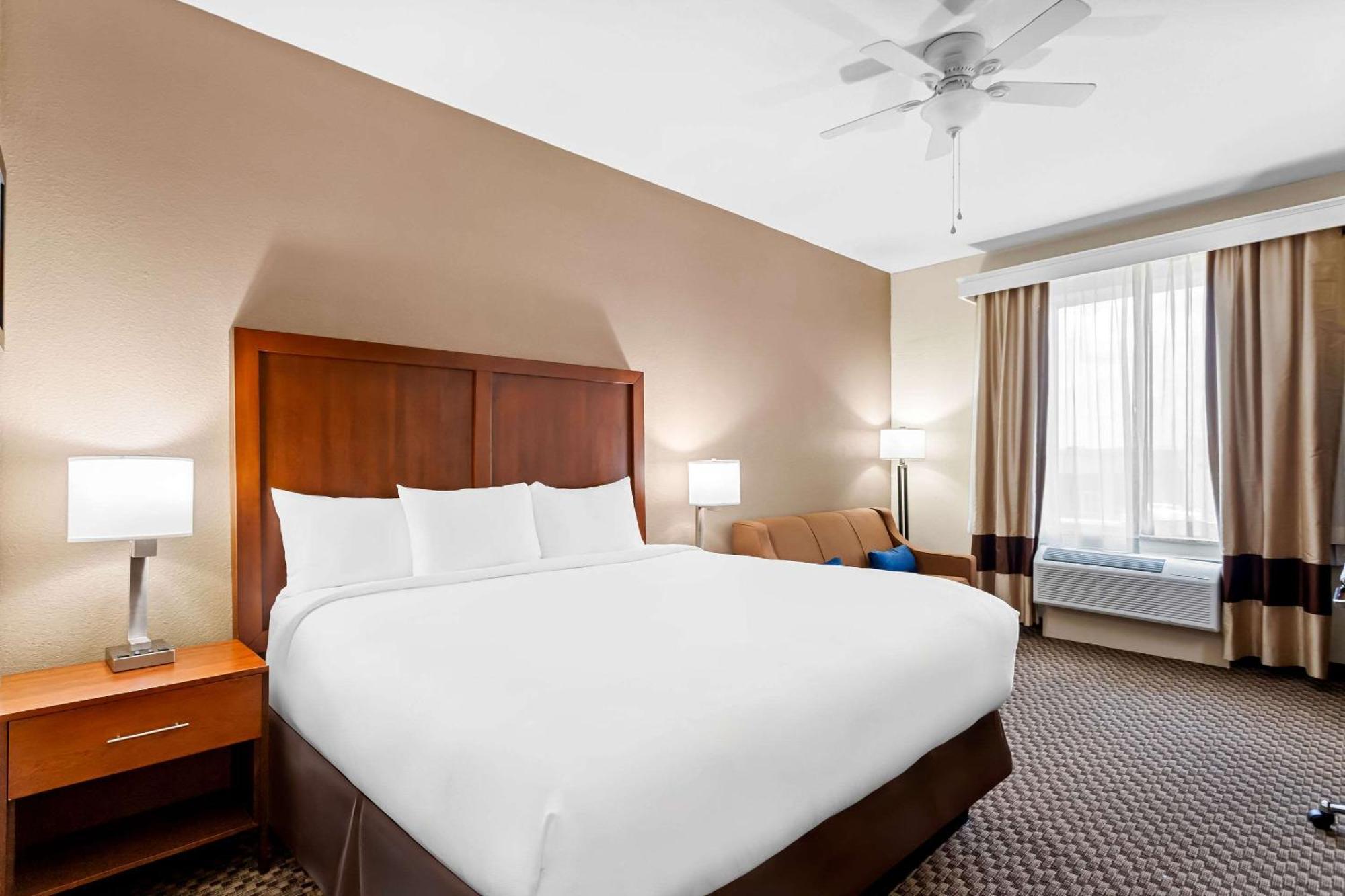 Comfort Inn & Suites Гренада Экстерьер фото