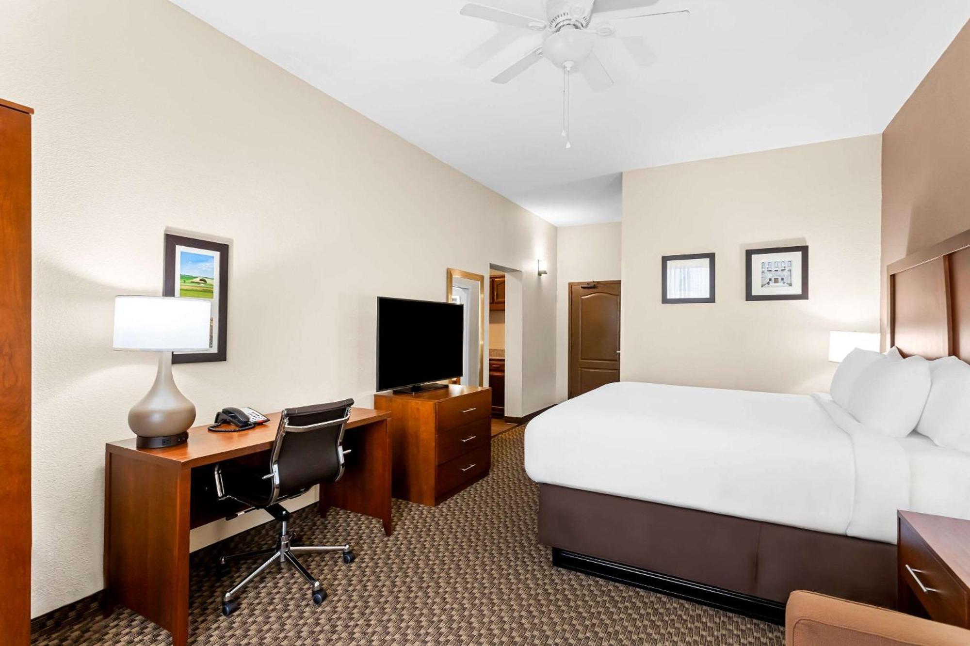 Comfort Inn & Suites Гренада Экстерьер фото
