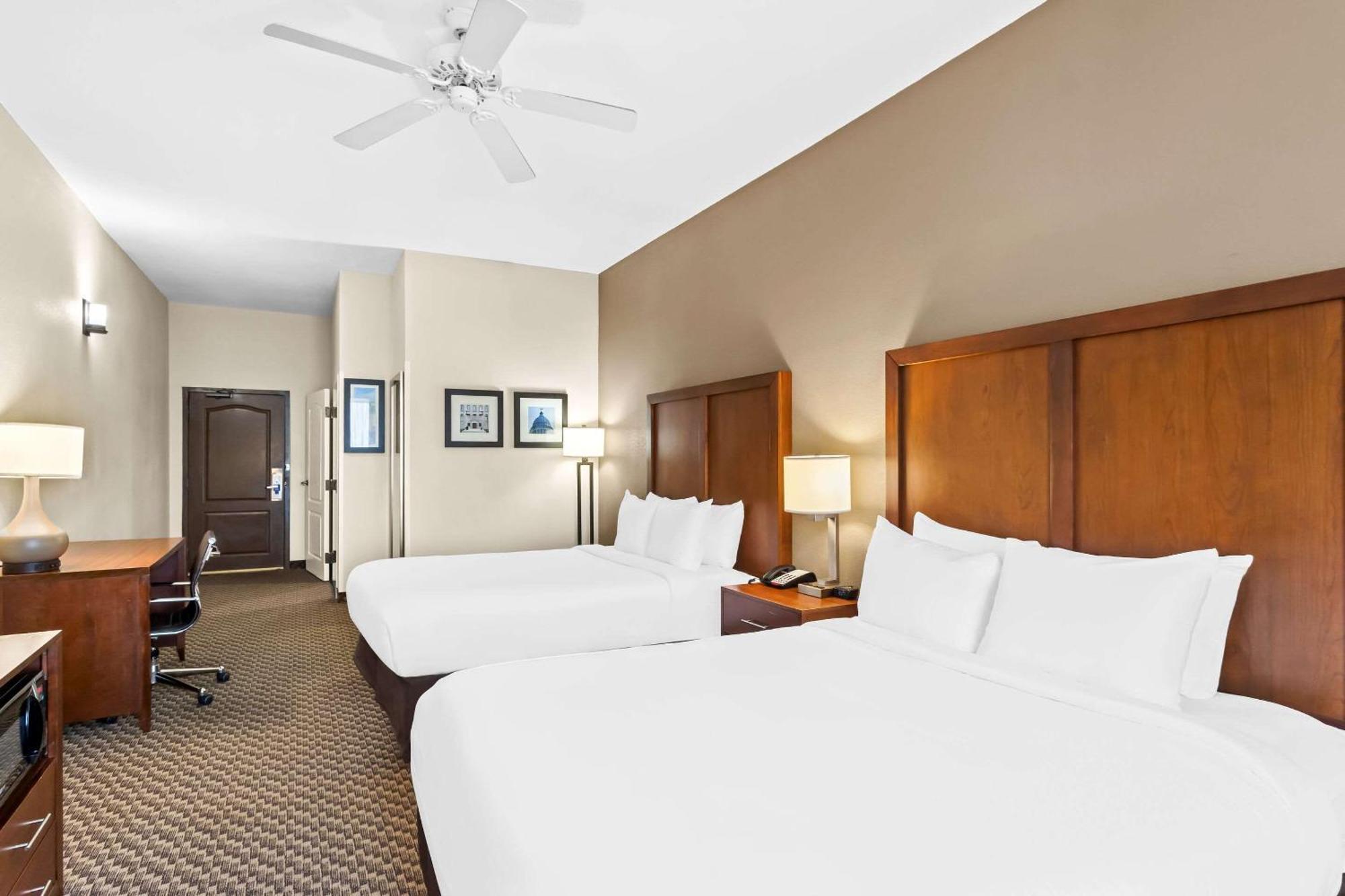 Comfort Inn & Suites Гренада Экстерьер фото