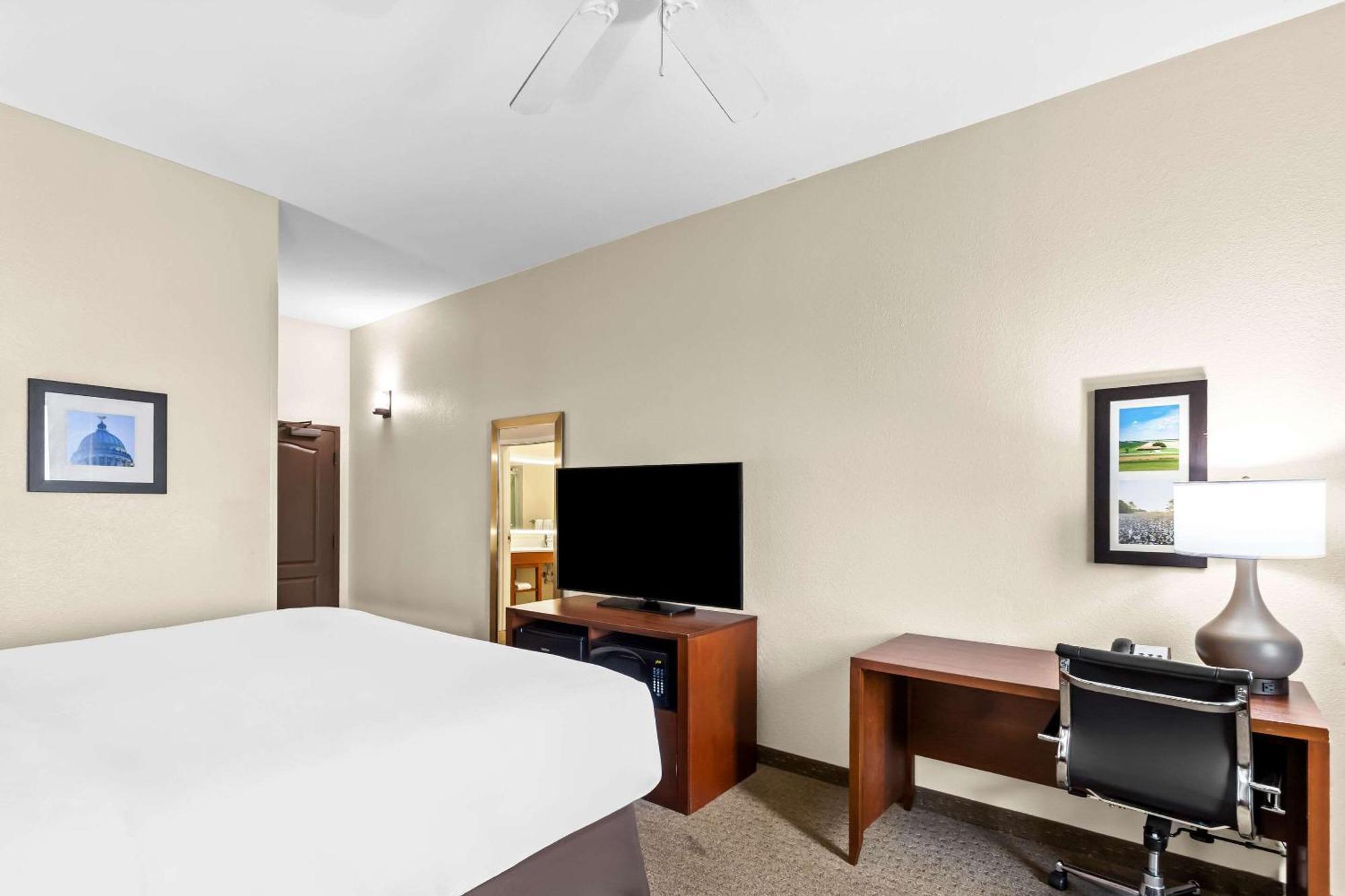 Comfort Inn & Suites Гренада Экстерьер фото