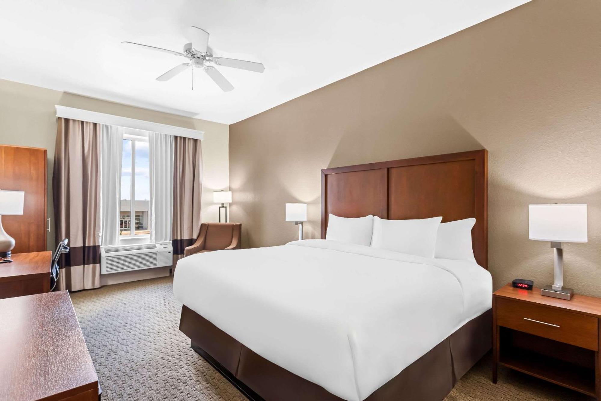 Comfort Inn & Suites Гренада Экстерьер фото