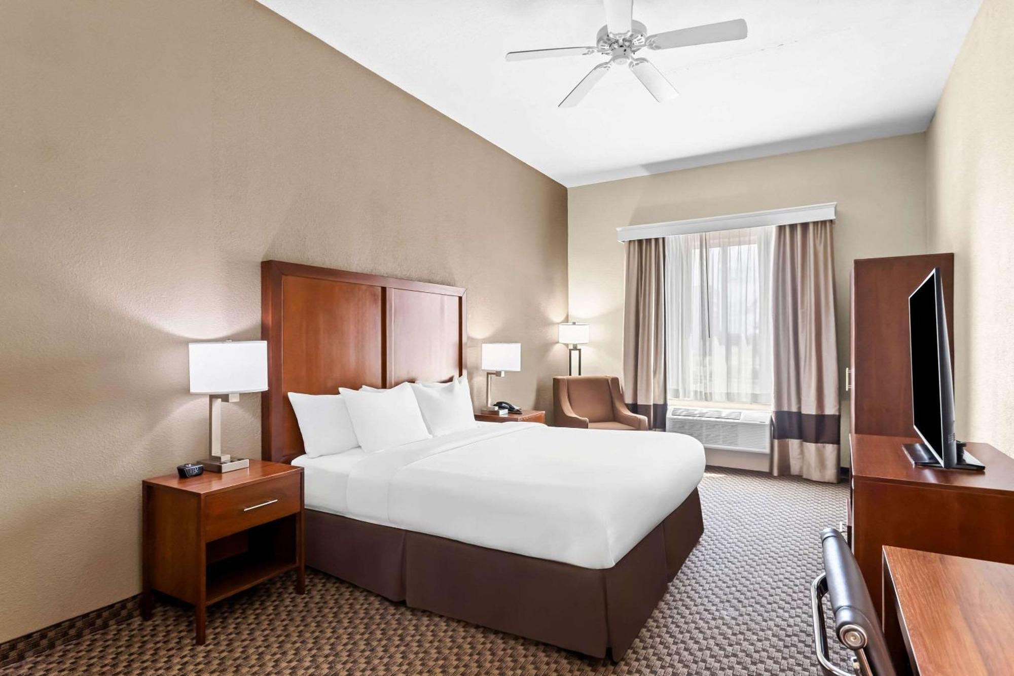 Comfort Inn & Suites Гренада Экстерьер фото