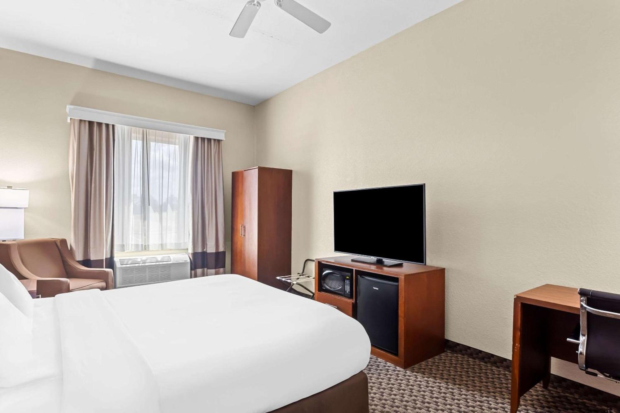 Comfort Inn & Suites Гренада Экстерьер фото