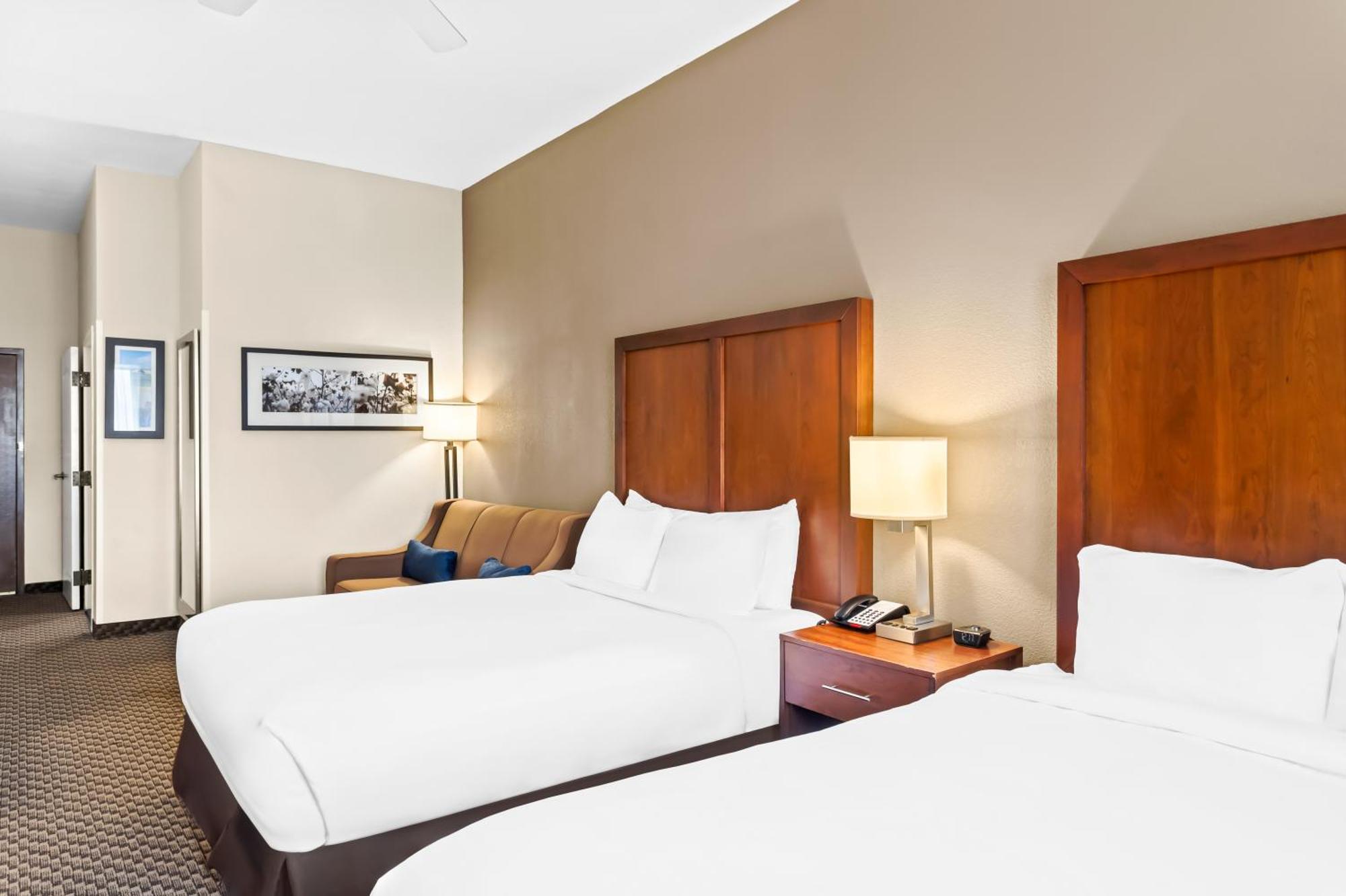 Comfort Inn & Suites Гренада Экстерьер фото